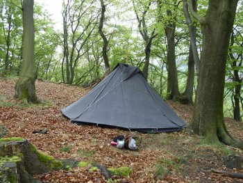 a black Tent